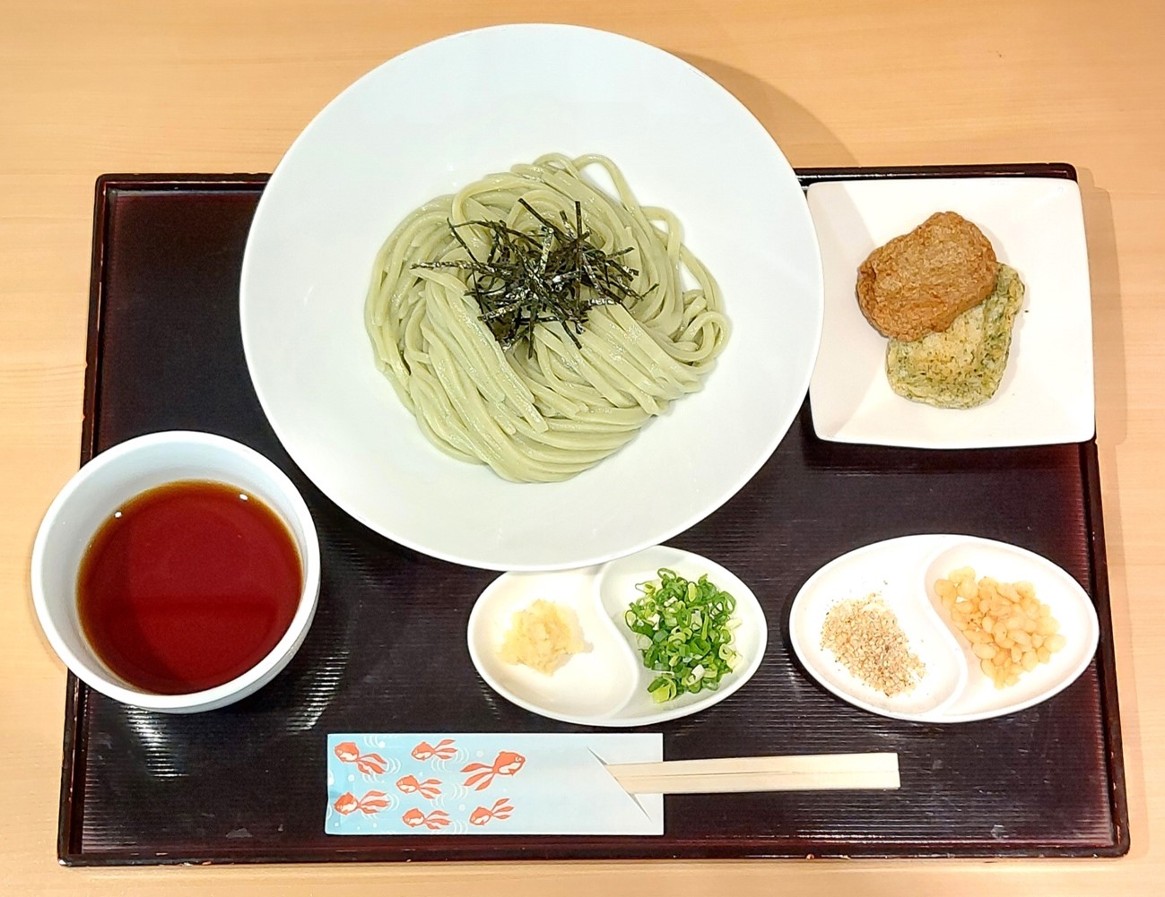 手打ちうどん 四国大名　よもぎ ざるじゃこ天